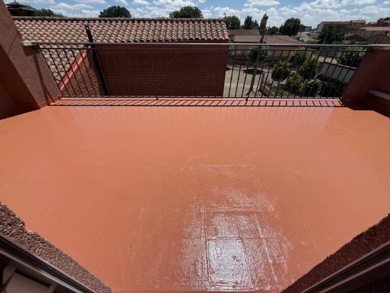 La terraza terminada con el acabado teja antideslizante